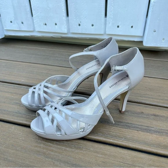 ✨ Naturalizer | taupe heels - Picture 3 of 6